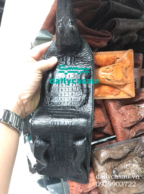 4 Lý Do Nên Mua Giày Da Cá Sấu Chính Hãng