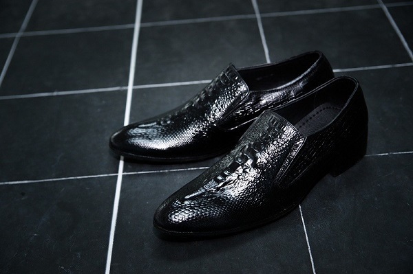 Giày da cá sấu – vẻ ngoài lý tưởng của lớp áo mới