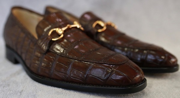Giày da nam-phụ kiện hoàn hảo từ da cá sấu
